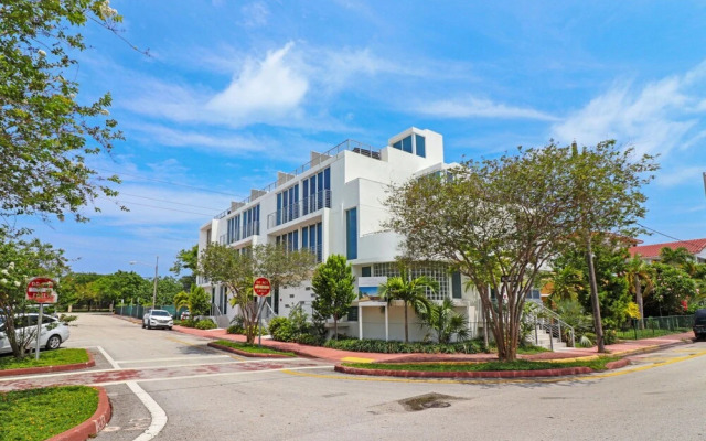 Roami at Harding Ave