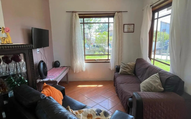 Linda casa 100 metros do mar -F12