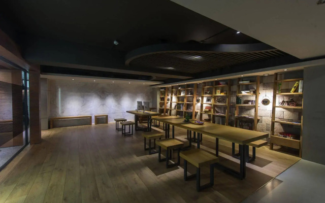 Simple Plus Hotel