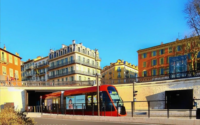 Le Petit Trianon et Le Charme des Suites