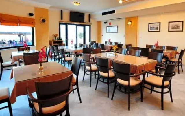 Maria Beach Hotel