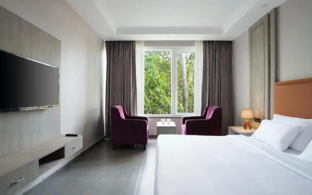 OYO 2440 Palm Grove