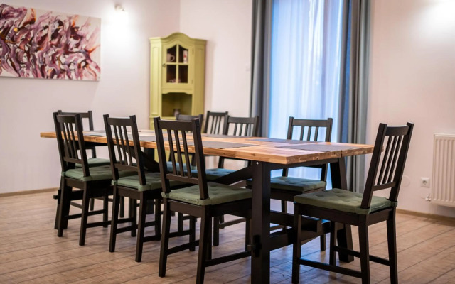 Family TreeZ Premium Apartments