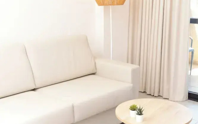 Dynastic Rooms Apartments