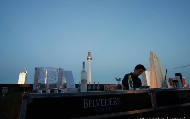 Numa Berlin Weinmeister