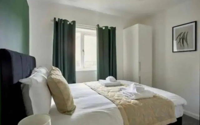 Cosy 3Br House With Fireplace & Private Garden