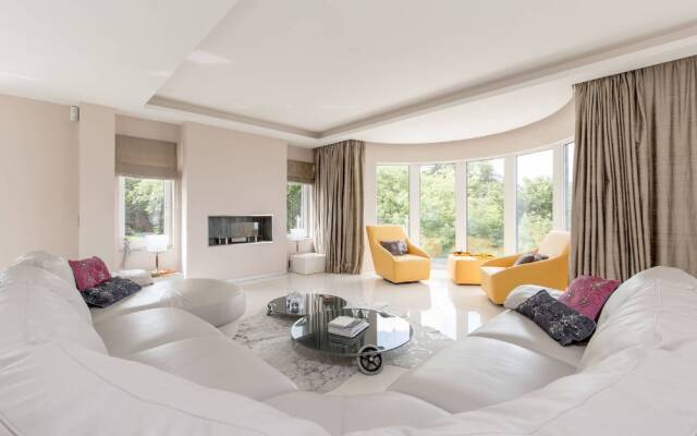 Deluxe 4 bedrooms Cramond Seaview House