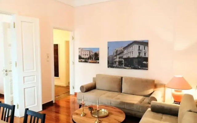 Elegant Apartment in Parliament Square