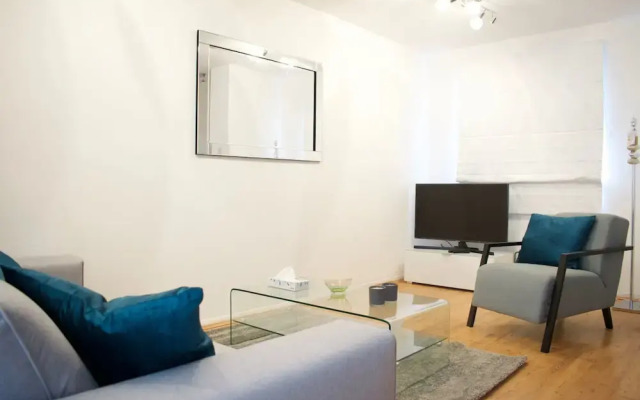 Newly Refurbished 2 Bedroom Bermondsey House