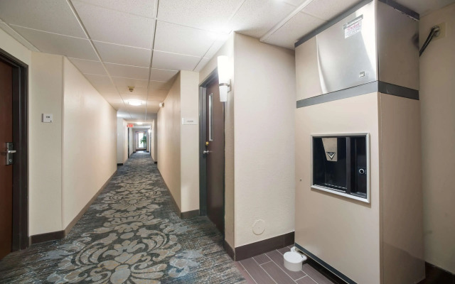 Ramada by Wyndham Effingham