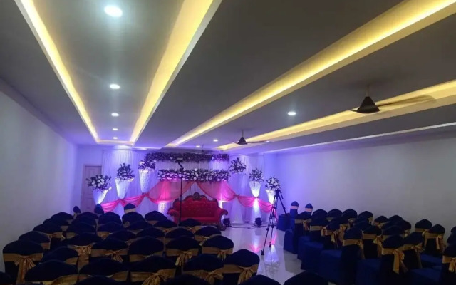 Castle Continental Premium Hotel
