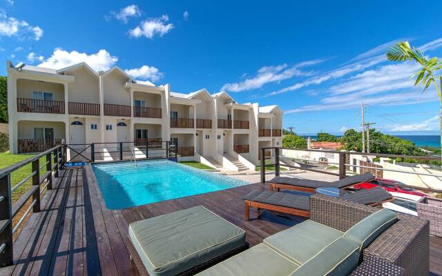 HOSPITALITYEXPERT 2BR Townhouse 1, MoBay, Sleeps 6 - Pool, Beach & Private Chef