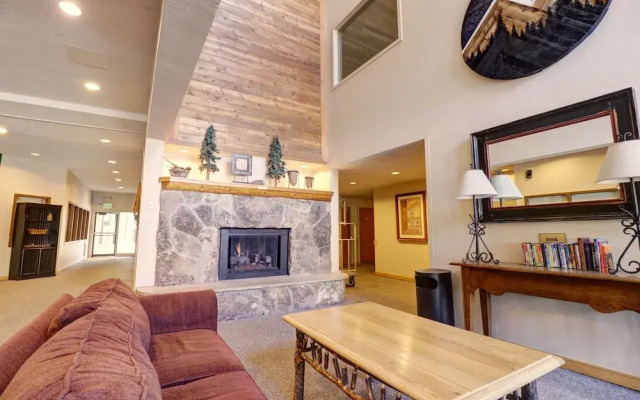 Amazing Ski in-out Condo With Mountain Views - FP114 by RedAwning