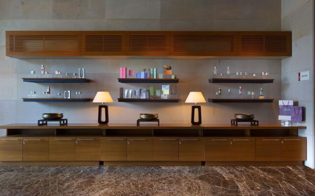 Sheraton Grand Bangalore Hotel at Brigade Gateway