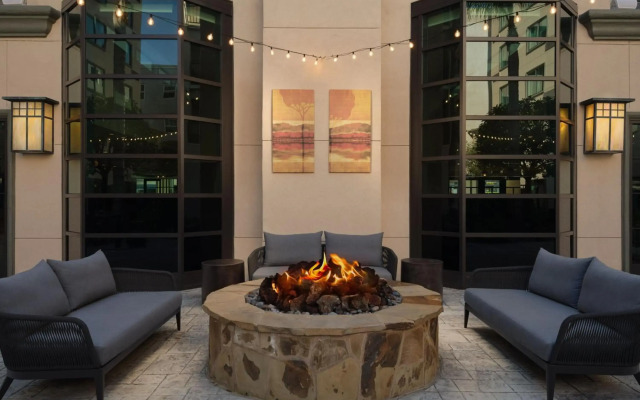 Courtyard by Marriott Pasadena/Old Town