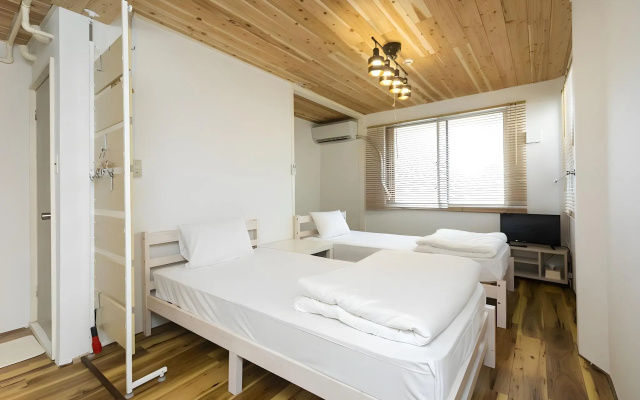 coins hostel tenjin
