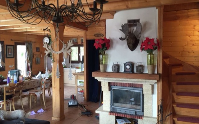 8-10 Pers. Chalet Just 700 Meters Outside Les Gets