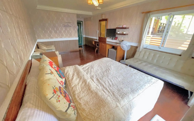 Emmanuel Farm House