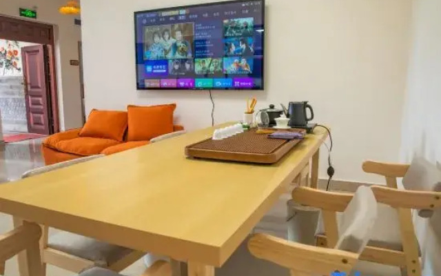 Dali Nian Nian Inn (Erhai Caicun Huanhai West Road)