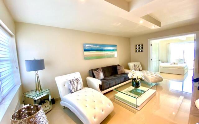 Modern waterfront apartment with Miami Skyline view on the bay 5 mins drive to Miami Beach with free parking