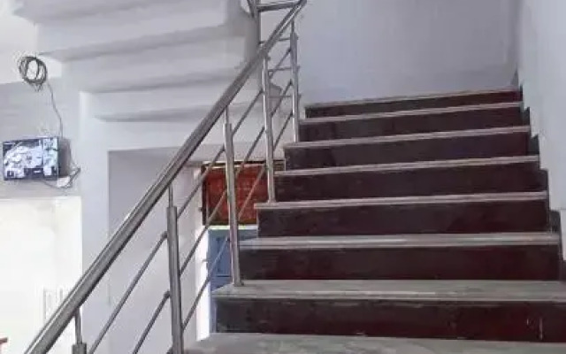 OYO 70092 Hotel Maharaja
