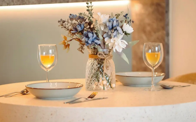 KeyRock Living - Golf Gate Apartment