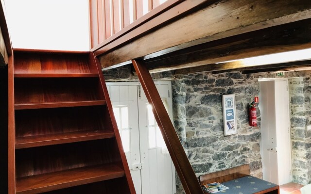 Casa do Lugar da Ribeira by Madeira-AL