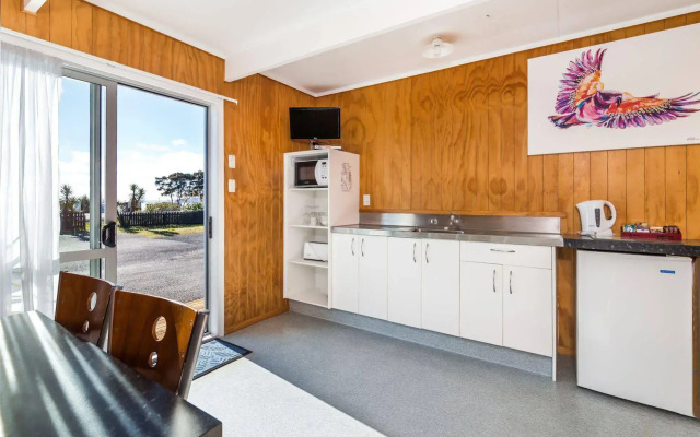 Motutere Bay Top 10 Holiday Park