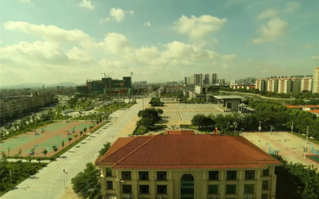 Vienna Hotel Guangdong Dongguan Tangxia South High-Speed Railway Station