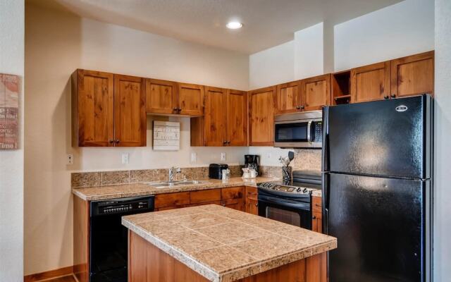 1 Bedroom Mountain Condo Located in Historic Downtown Breckenridge Near Shopping, Dining, and Restaurants