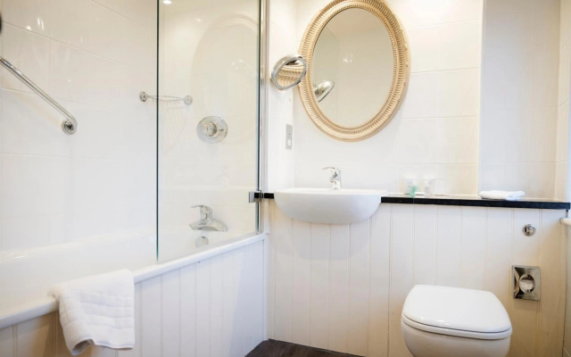 Bear of Rodborough Hotel