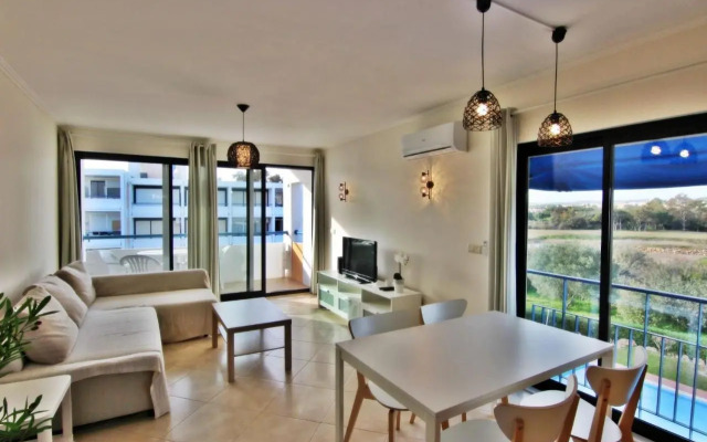 Pé do Lago Apartment - Condominium - Pool