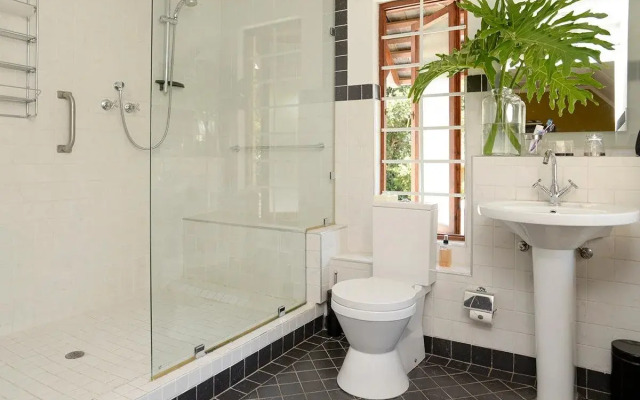 Northcliff Manor Guest House