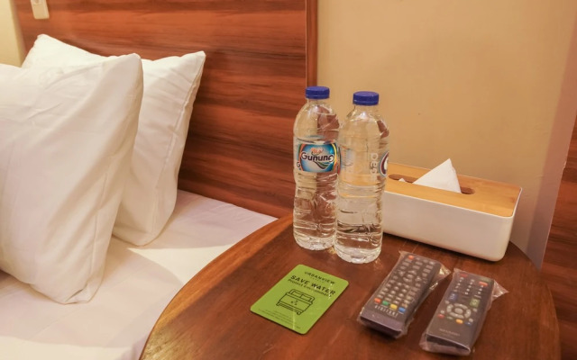 Urbanview Hotel Cantee Halim Perdanakusuma by RedDoorz