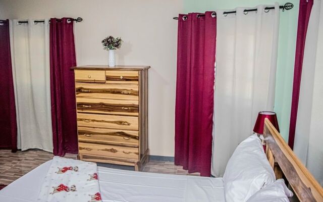 The Hamilton's Nature Villa