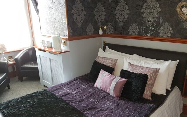 The Cresta Guest House