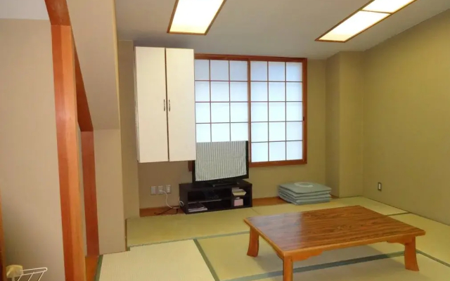 Hachi Kogen Petit Hotel White Wing