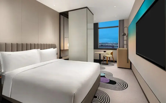 Holiday Inn Shanghai Pudong Airport by IHG