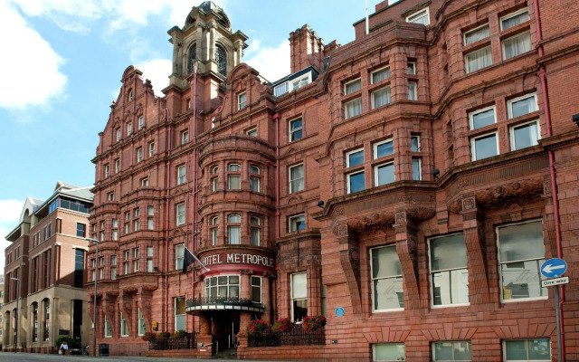The Met Hotel