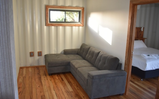 Stirling Estate Chalets – Guest Rooms – Stirling Estate