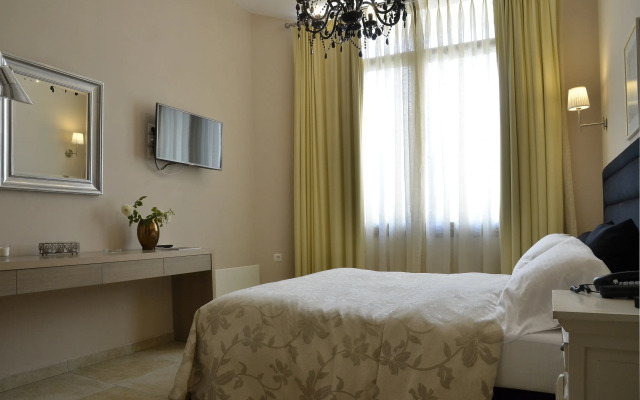 Forest Suites Boutique Hotel