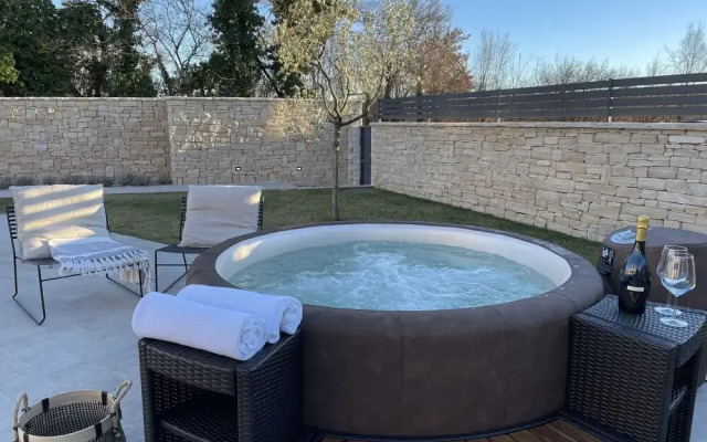 Villa Renata with Pool and Sauna