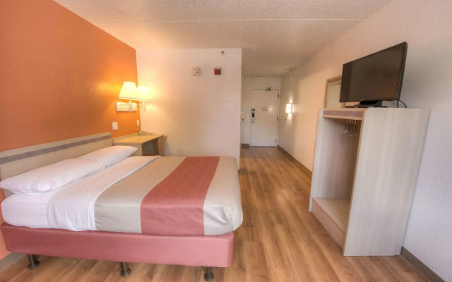 Motel 6 New Haven - Branford, CT