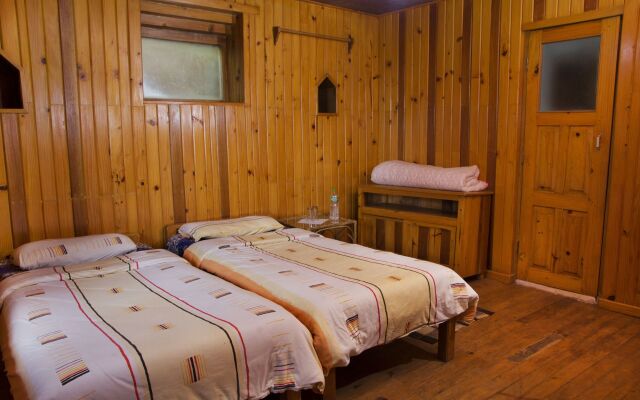 Everest Manla Resort