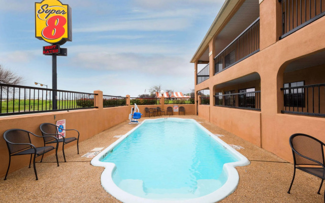 Super 8 by Wyndham San Antonio/Riverwalk Area