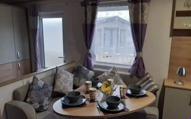 Inviting Beautiful 3-bed Caravan in Ingoldmells