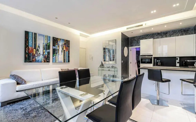 Large Renovated Studio - rue Hoche - Cannes Center