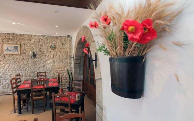 Hotel le Chapeau Rouge