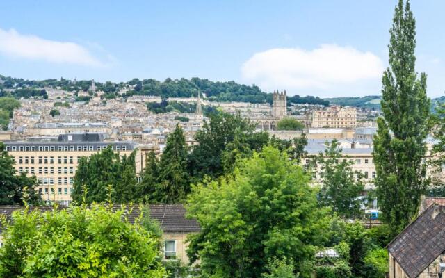 Stunning 4 Bedroom House in Central Bath