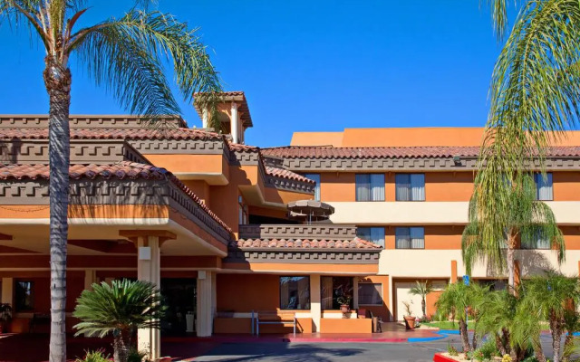 Hotel XOLA, A Trademark Collection Hotel